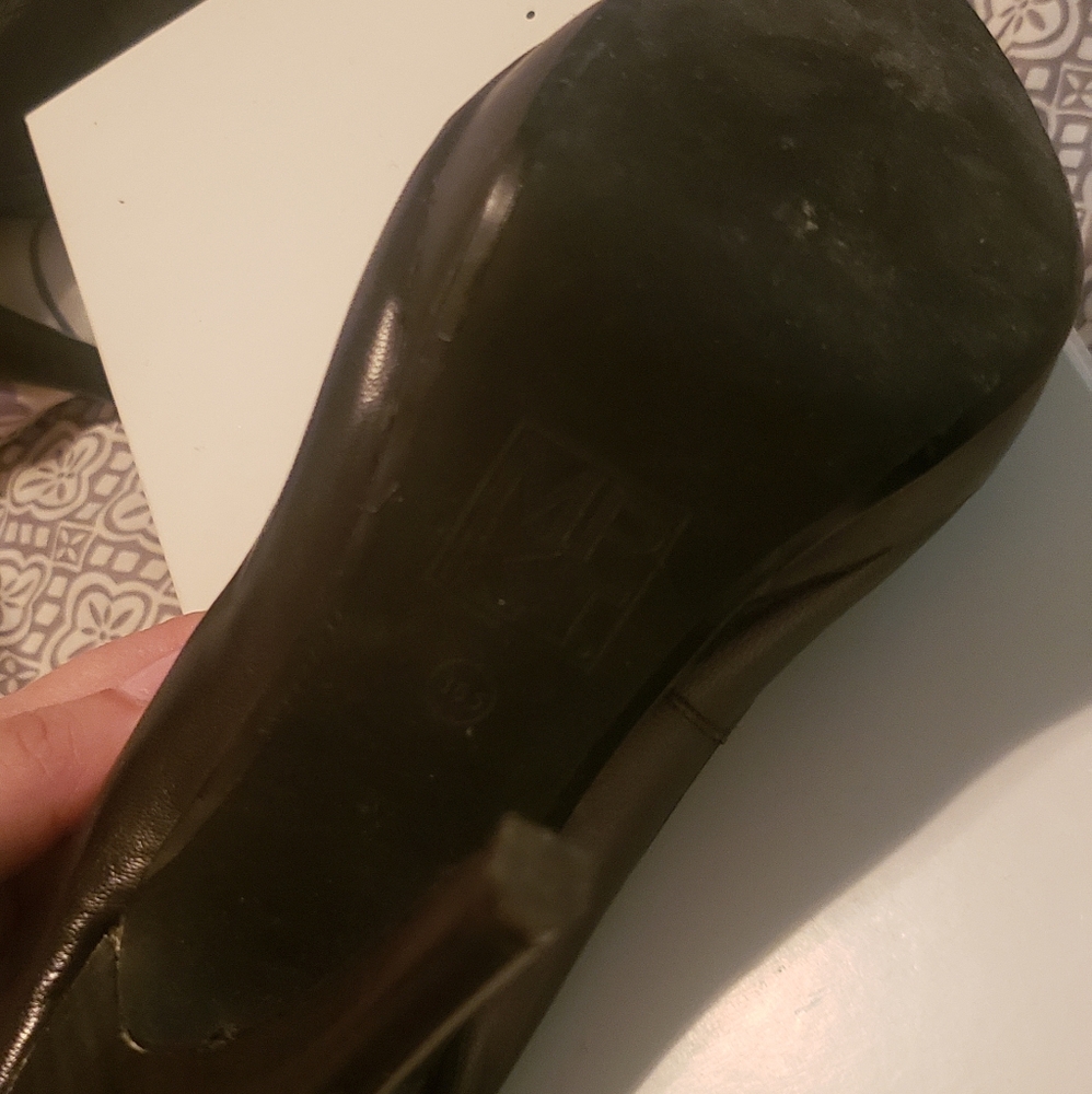 Mkt black with silver tip heel - Picture 4 of 4